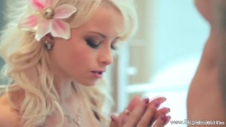 Heavenly Blowjob With Artistic Blonde